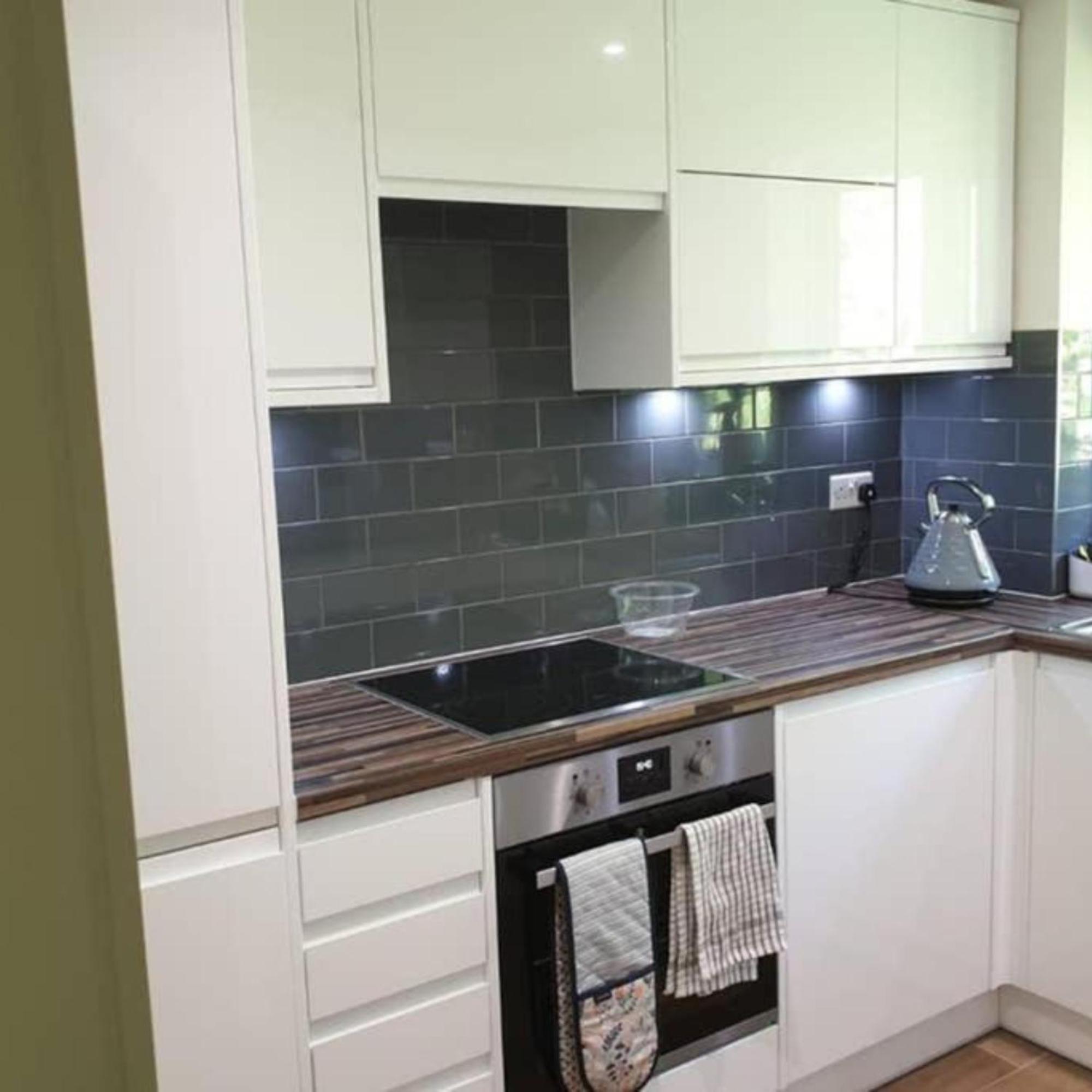 Apartmán 2-Bed Sleeps 4 Comfy For Contractors With Free Parking In Crawley Near Gatwick Manor Royal Refurbished Exteriér fotografie